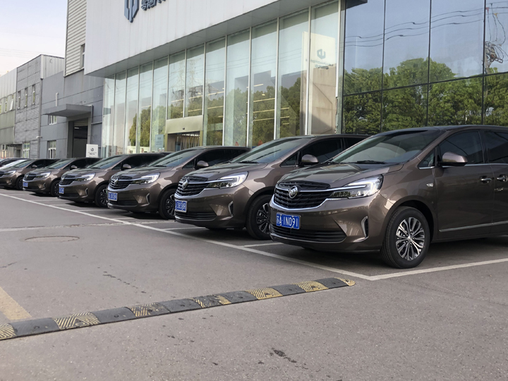产品图：商务车（7座）.jpg